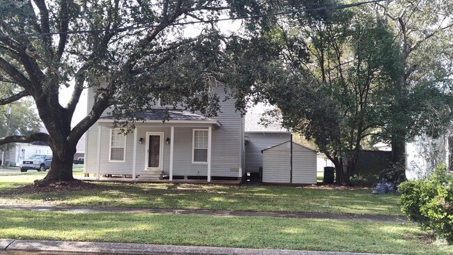 Building Photo - 903 N Church St