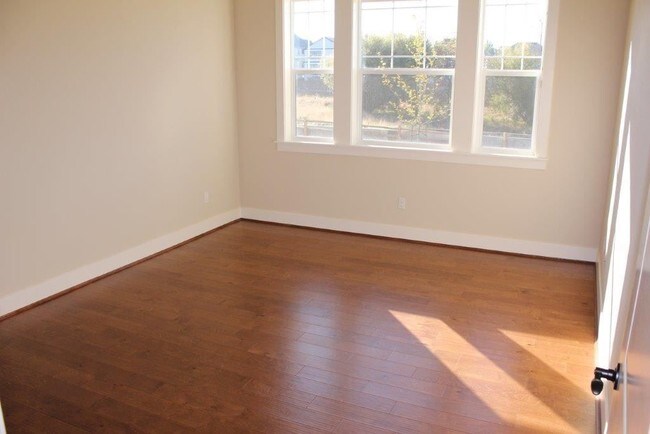 Building Photo - 15247 NW Rossetta St