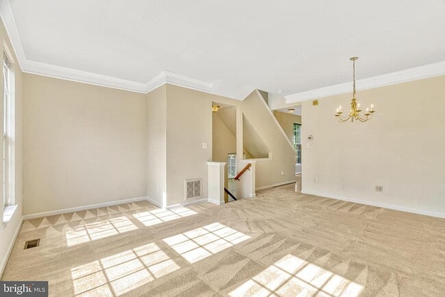 Building Photo - 13051 Park Crescent Cir