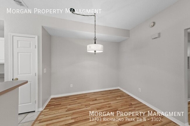 Building Photo - 13703 Richmond Park Dr N