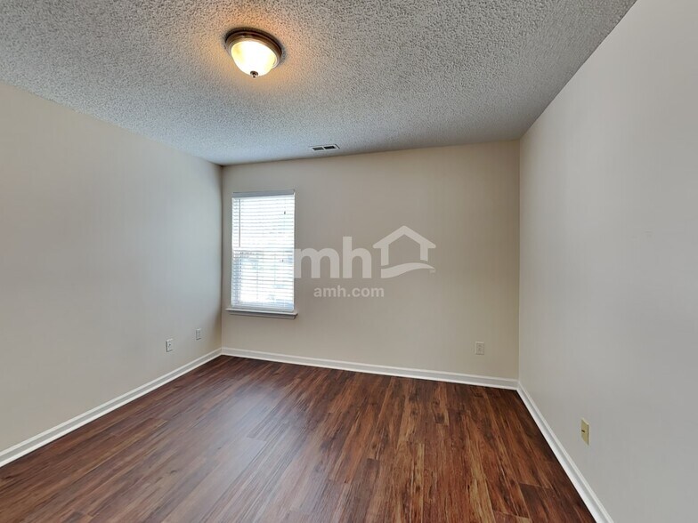 Building Photo - 4104 Hunters Trail Dr