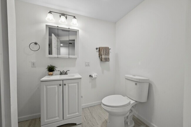 Building Photo - 3642 W 90th Pl