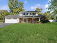 Building Photo - 15 Van Wyck Dr