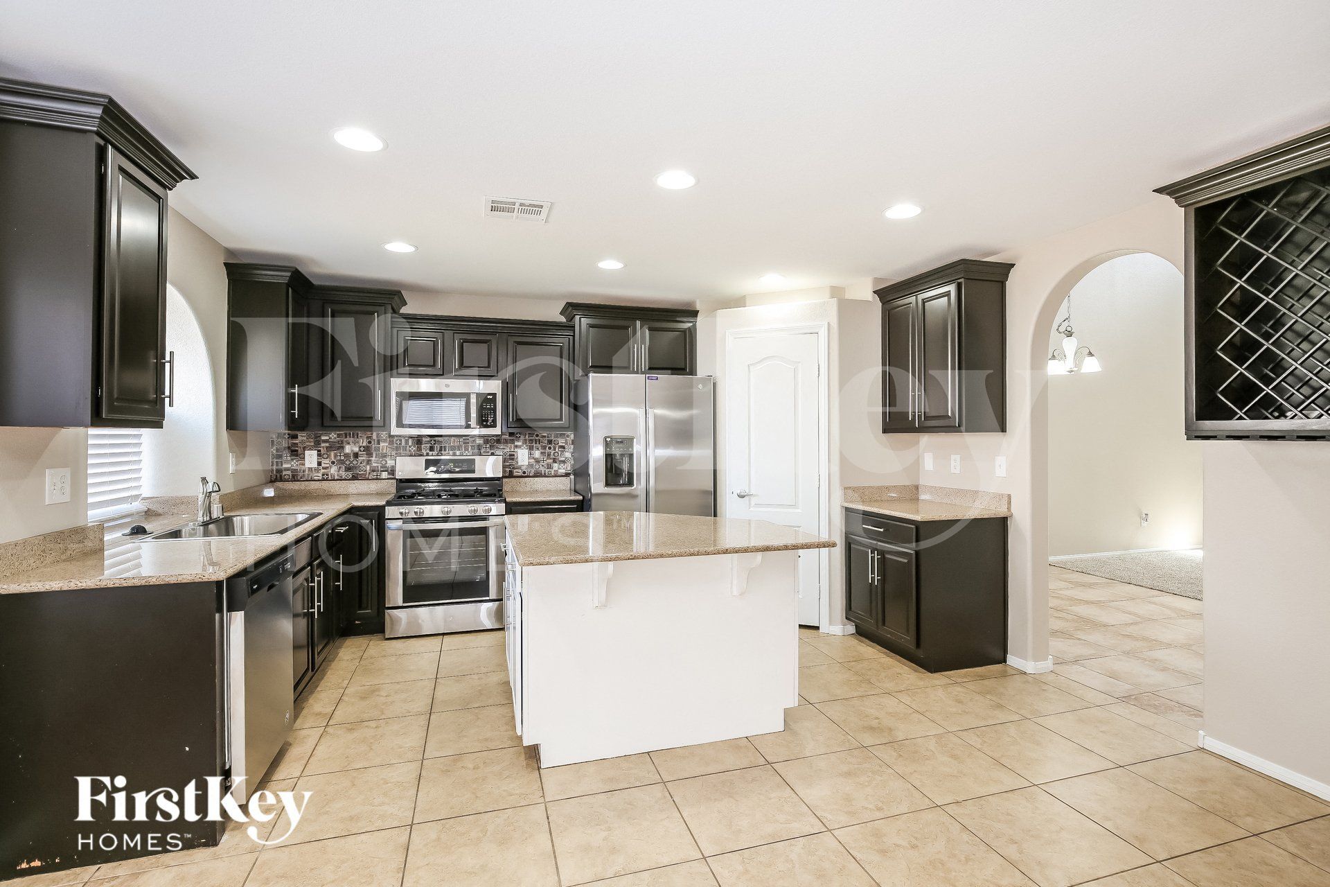 Building Photo - 420 Orchid Oasis Ave