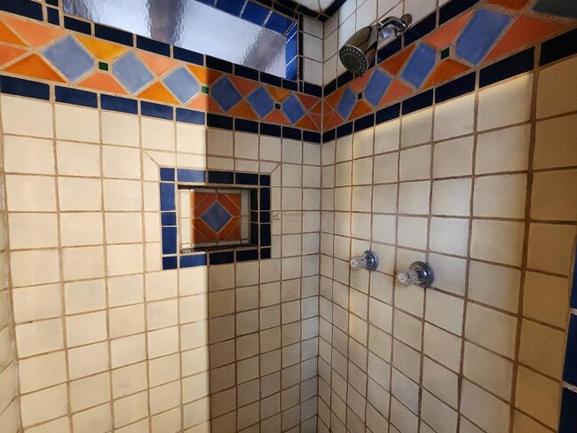 Building Photo - 1703A Jay St