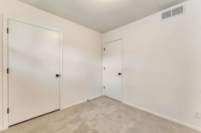 Building Photo - 2920 W Hadden St