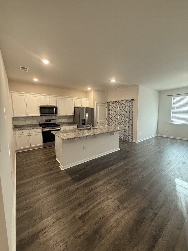 Building Photo - 2672 Pegasus Pl