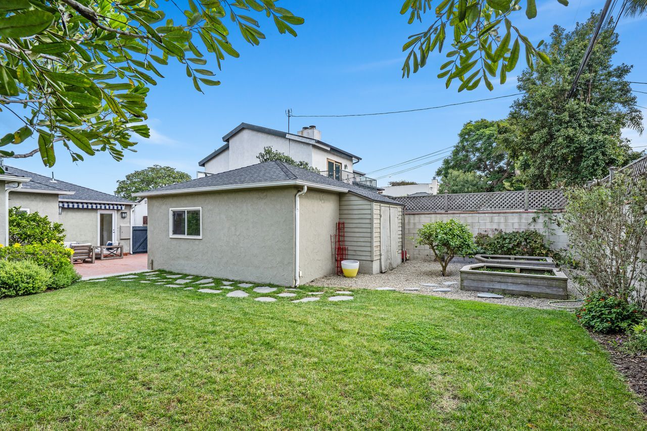 Building Photo - 7901 Westlawn Ave