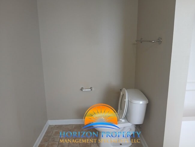 Building Photo - 15355 Tyler Mill Dr