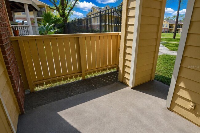 Building Photo - 8643 Mallard Reserve Dr