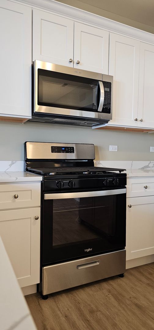 Building Photo - Chestnut - 2Br/2Ba Rental Home - First Floor