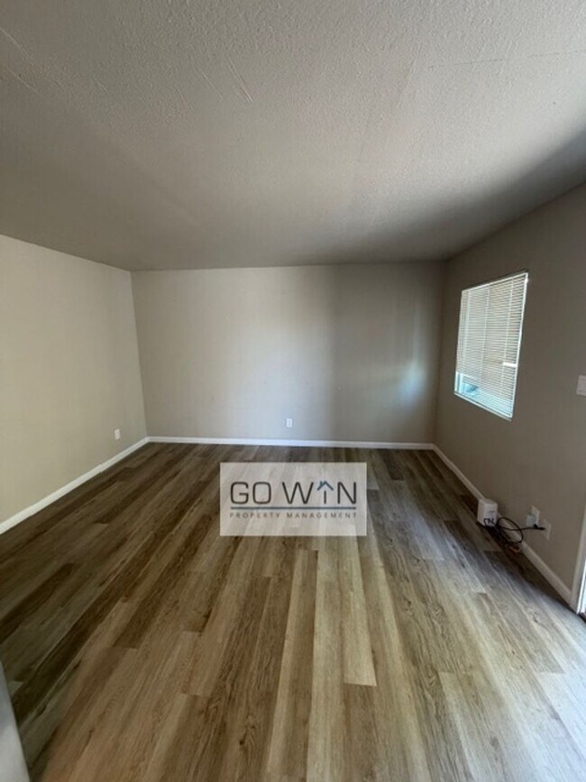 Building Photo - Roeser Tri-Plex