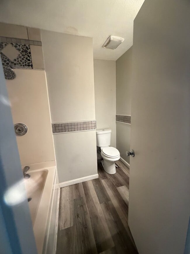 Building Photo - Alcoa City services and Schools 3 bedroom  home. call Debra Johnson 865-591-8281