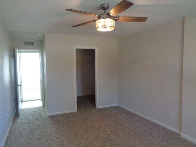 Building Photo - Gorgeous 3 bedroom house in Mesa! Totally renovated and ready to move in! Available NOW!