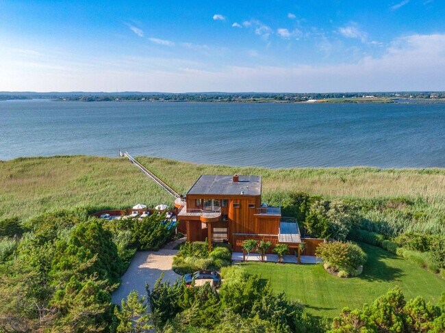 Building Photo - 360 Dune Rd