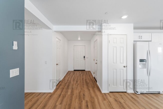 Building Photo - Spacious 4-Bed, 2-Bath Open-Concept Home i...