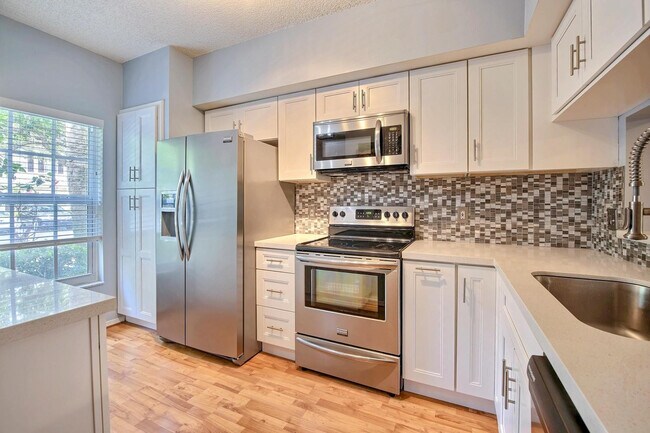 Building Photo - 154 SW 96th Terrace