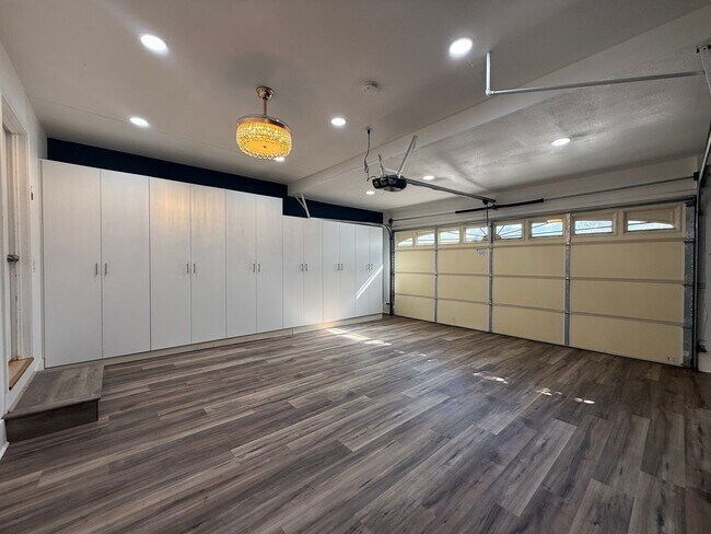 Building Photo - Cozy 3 Bedroom 2 Bath home located conveniently in San Jose