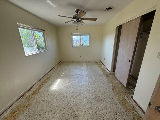 Building Photo - 264 Glen Oak Rd