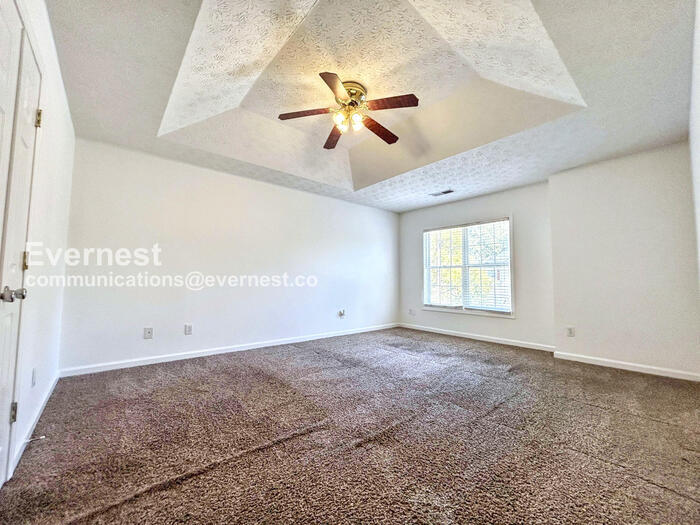 Building Photo - 218 Copperbend Dr SE