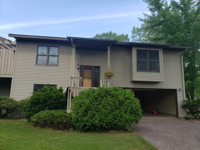 Building Photo - 2511 Thomas Ct