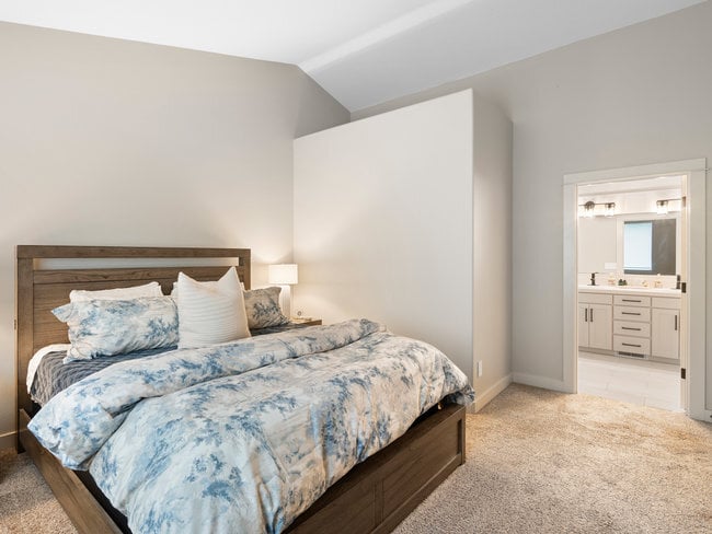 Building Photo - 1442 NE 18th Pl