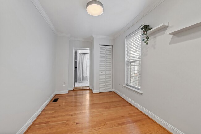 Building Photo - 8 E Randall St