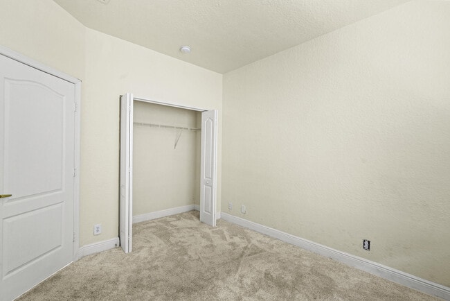 Building Photo - 5919 Walnut Park Ln