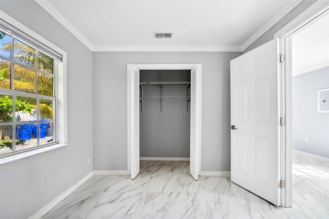 Building Photo - 2508 Arthur St