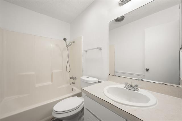 Building Photo - 7509 Echo Hill Dr