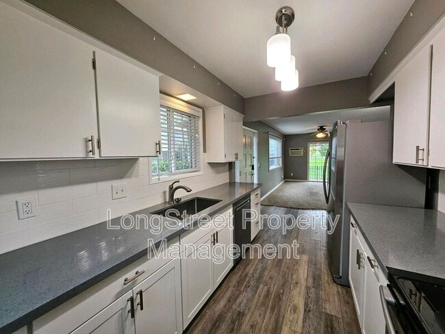 Building Photo - 1814 NE 19th St