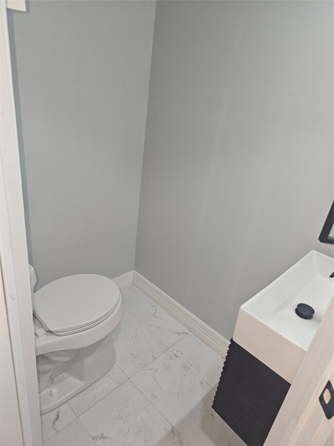 Building Photo - 10510 Sierra Dr