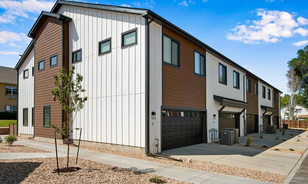 Building Photo - 2947 W 20th St