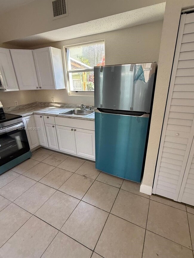 Building Photo - 829 SW 3rd St