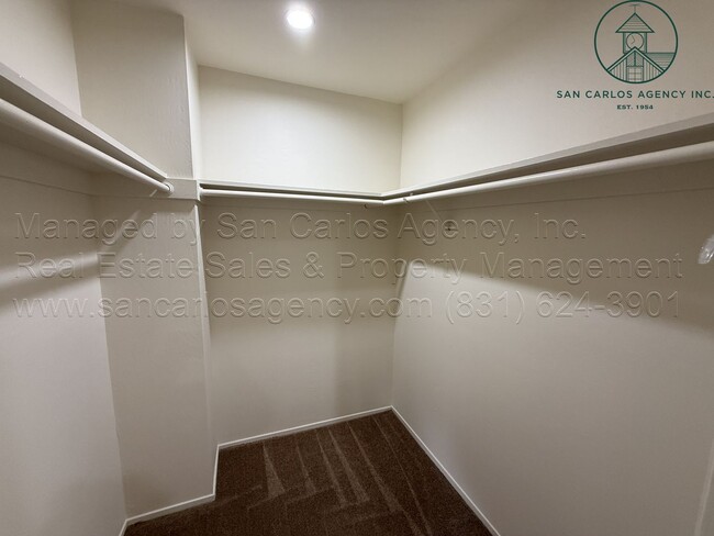 Building Photo - Newly Updated Two Bedroom Arroyo Carmel Townhouse