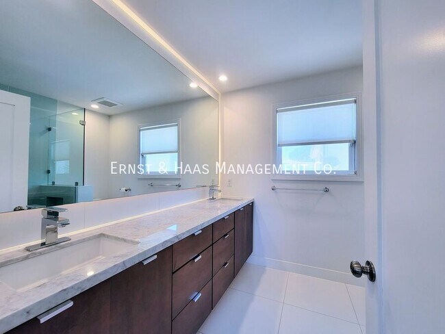 Building Photo - 2227 Camden Ave