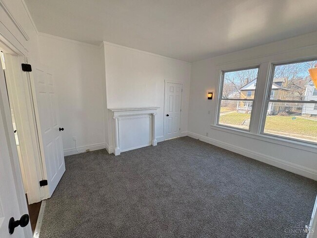 Building Photo - 2218 Highland Ave