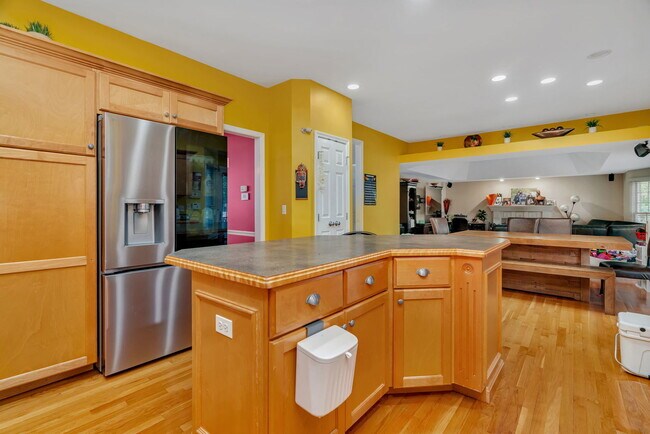 Building Photo - 745 Feather Sound Dr