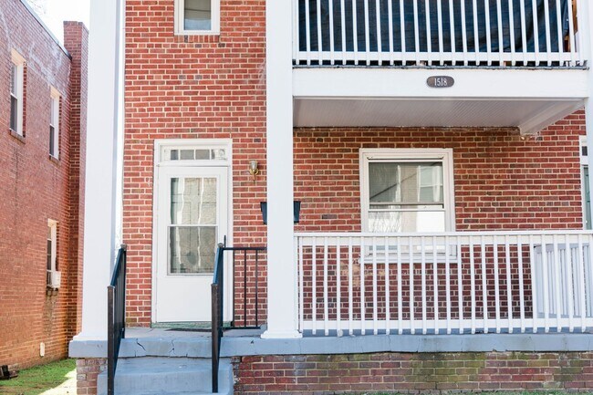 Building Photo - 1518 Porter St