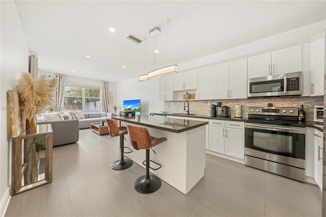 Building Photo - 547 NW 157th Ln