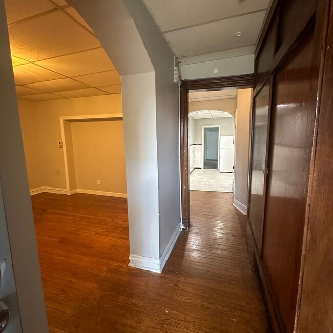 Building Photo - 4642 Farlin Ave