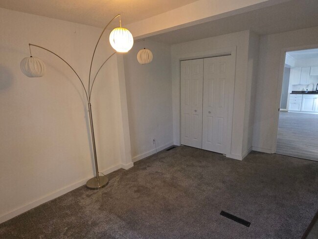 Building Photo - 2 bedroom Mukwonago home