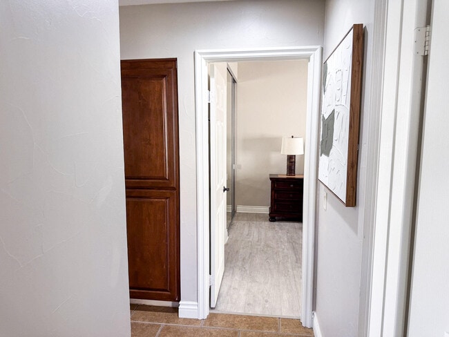 Building Photo - 54974 Oak-Tree