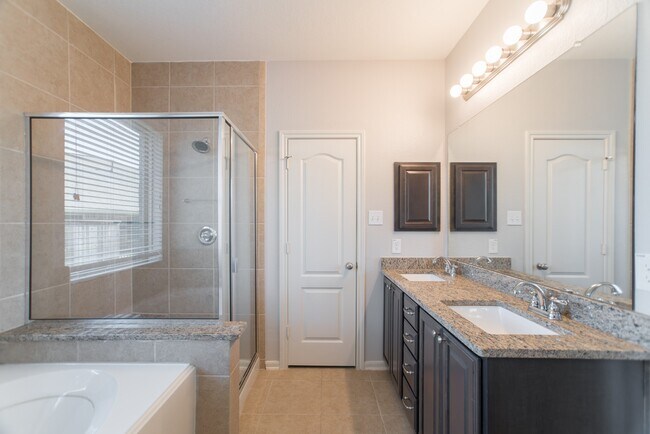 Building Photo - 8 Florentino Vine Pl