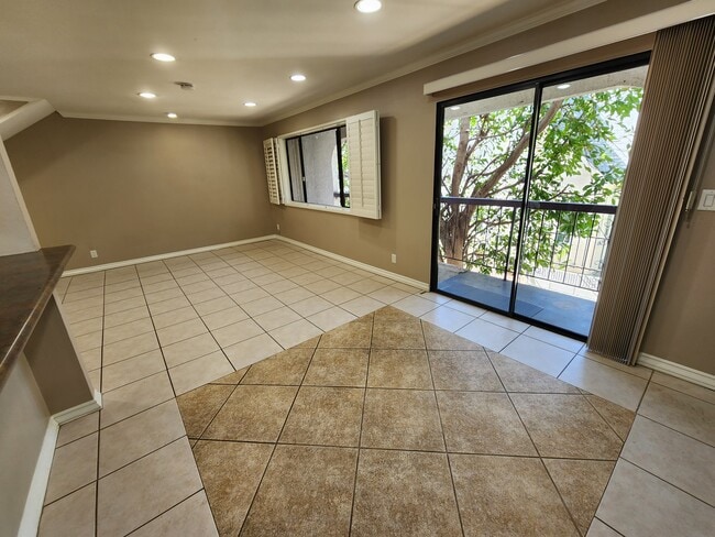 Building Photo - 1502 Rock Glen Ave