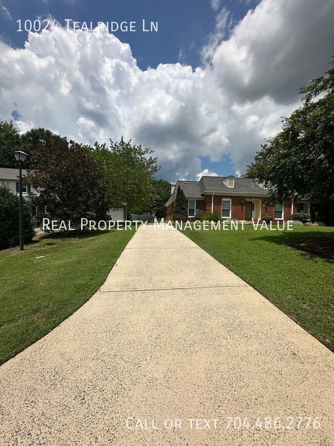 Building Photo - 10024 Tealridge Ln
