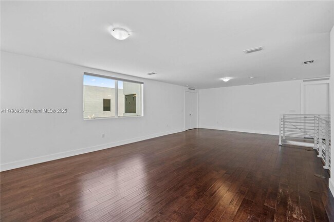 Building Photo - 10067 NW 75th Terrace