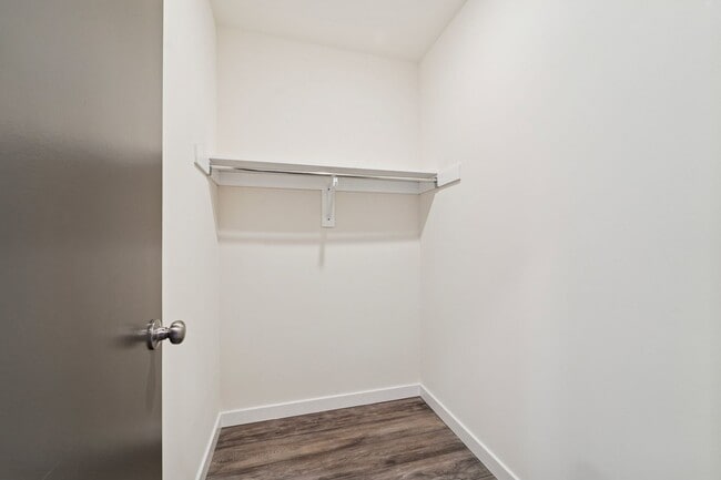 Building Photo - 4276 Parkside Ave