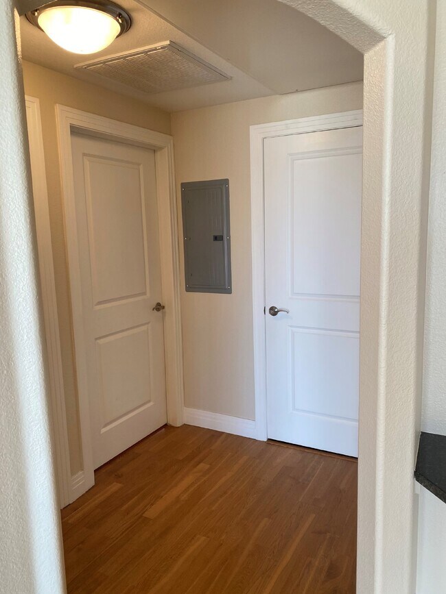 Building Photo - ** MOVE IN SPECIAL** On This Spacious 2-Be...