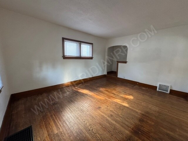Building Photo - 1706 Sinclair St